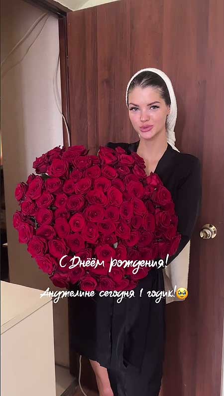 Дочери Анны Самониной и Максима Евстропова исполнился 1 год
