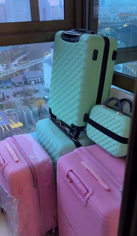 Алексей Купин навестил Настю Голд в ее апартаментах