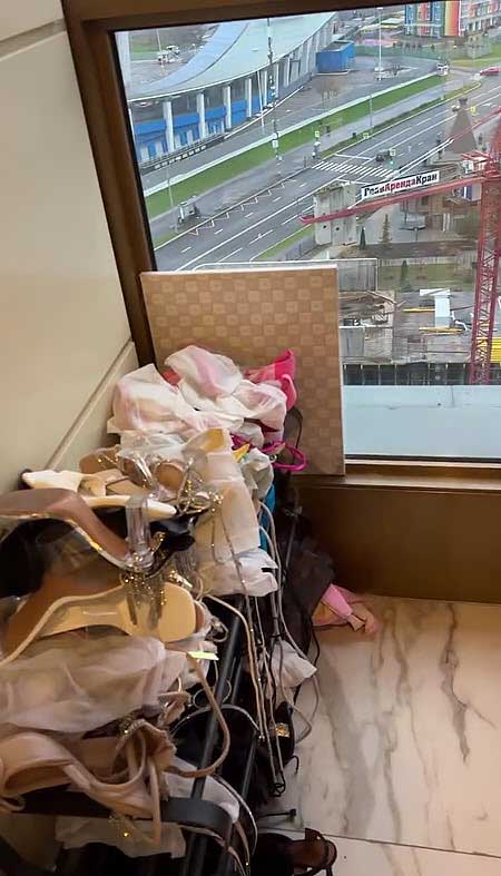 Алексей Купин навестил Настю Голд в ее апартаментах