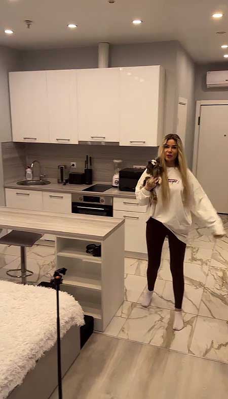 Алексей Купин навестил Настю Голд в ее апартаментах