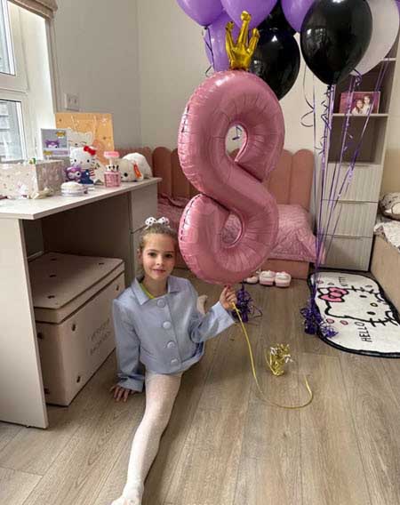 Ольге Рапунцель исполнилось 39, ее старшей дочери Василисе 8 лет