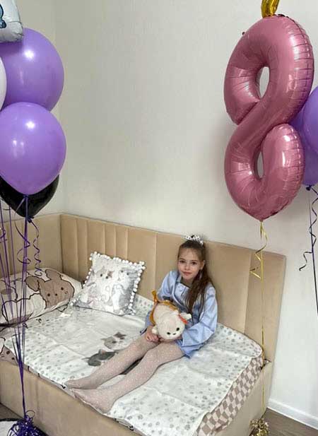 Ольге Рапунцель исполнилось 39, ее старшей дочери Василисе 8 лет