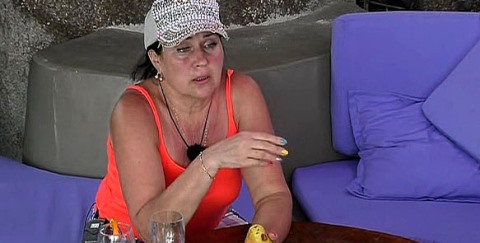 Рома и Марина ждут на острове маму
