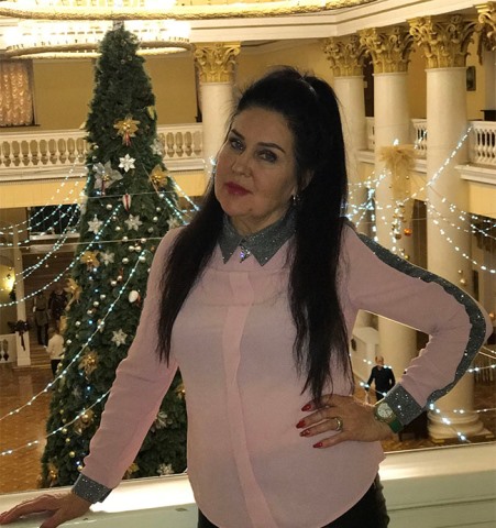 Рома и Марина ждут на острове маму