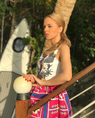 Свежие фото с острова любви