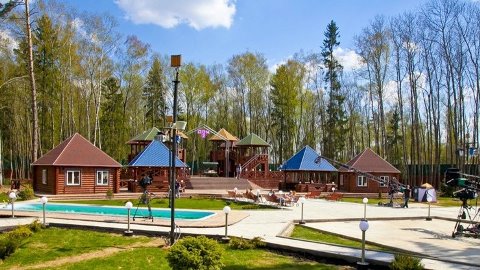 Поляну переносят