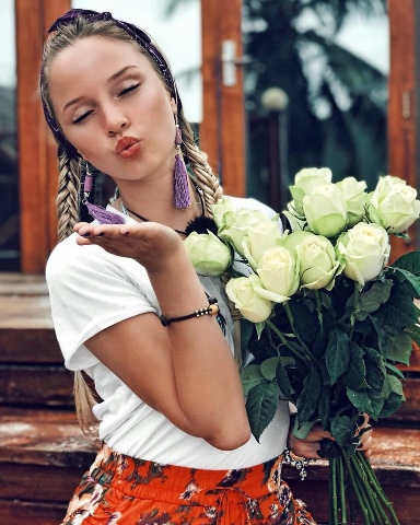 Свежие фото с острова любви