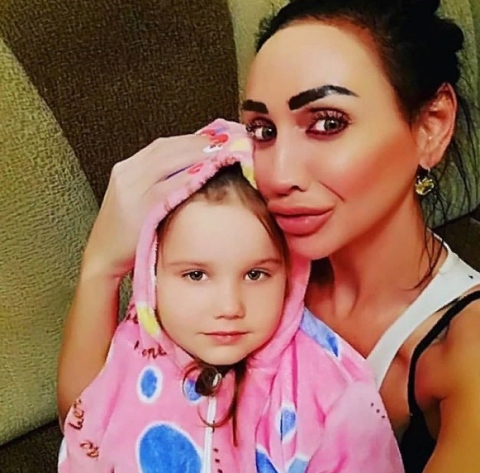 Бывшую участницу лишают родительских прав