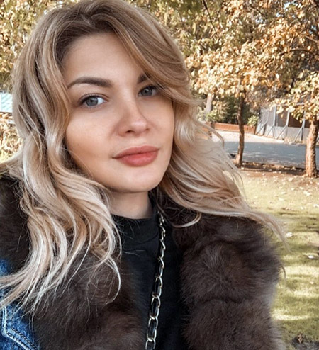Саша Шева вернулась к Виктору Шароварову