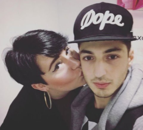 Черно снова жалуется на мужа