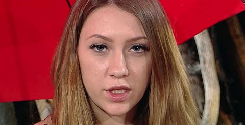 Савкина хвастается хорошей формой после родов