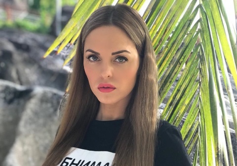 Зрители провожают Ефременкову