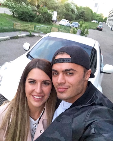 Донцова и Купин лишились автомобиля