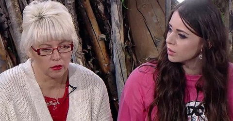 Саймон: «Не понимаю поведение Рапунцель по отношению к маме»