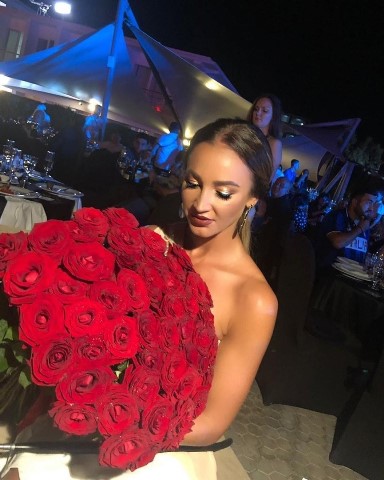Бузова на фестивале «Жара» 