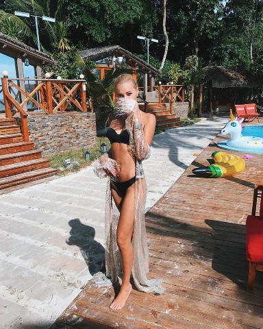 Свежие фото с острова любви
