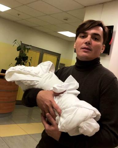 Артемову выписали из роддома