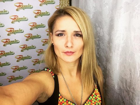 Бывшую звезду шоу преследует маньяк