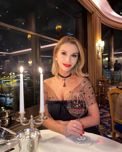 Ольга Орлова отдыхает в Париже