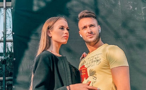 Милена расцарапала Безусу лицо