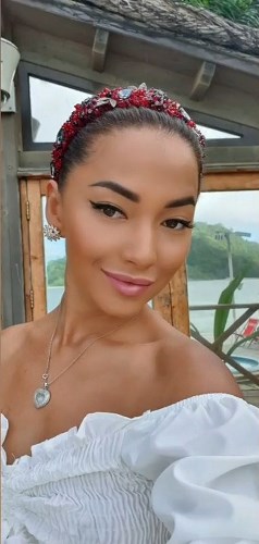 Свежие фото с острова любви