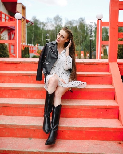 Юля Жукова покинула проект