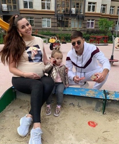 Ольга Рапунцель рожает