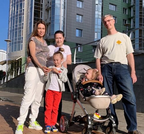Свежие фото бывших участников проекта