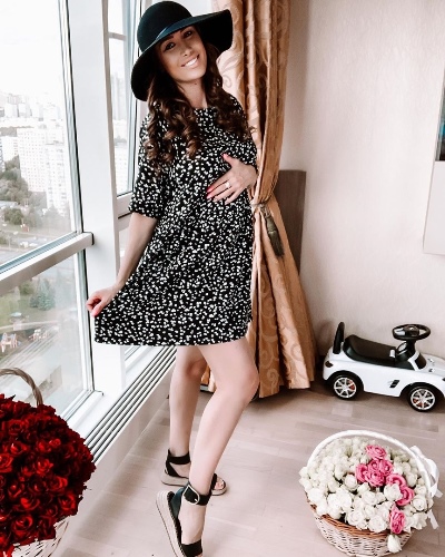 Алена Ашмарина станет многодетной мамой
