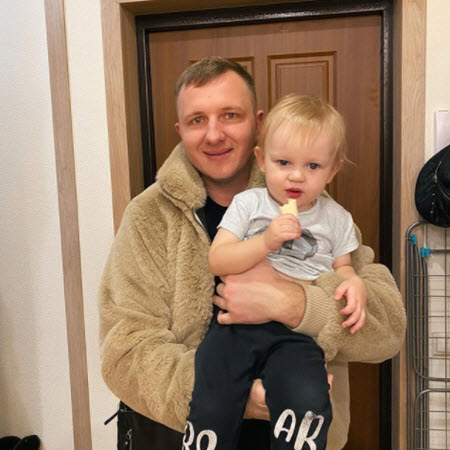 Свежие фото бывших ведущих и участников Дом 2