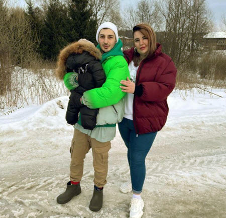 Свежие фото бывших ведущих и участников Дом 2