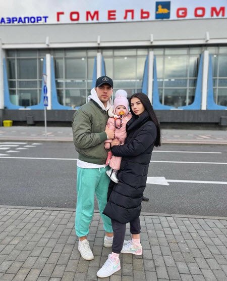 Дмитрий Чайков познакомил дочь со своими родственниками