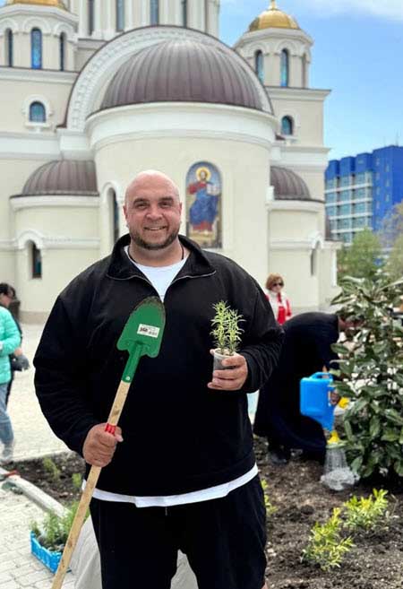 Глеб Жемчугов сыграл роль в театре