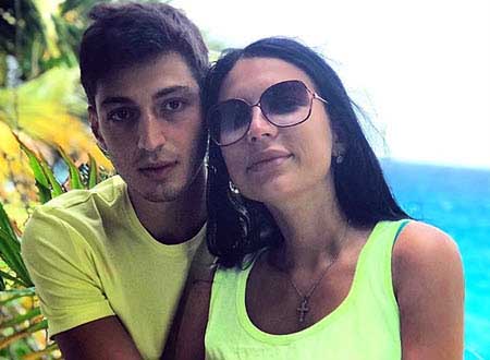 Даша Лымарь, с которой в прошлом Йося изменял Чepнo на острове, в больнице с тяжелыми увечьями