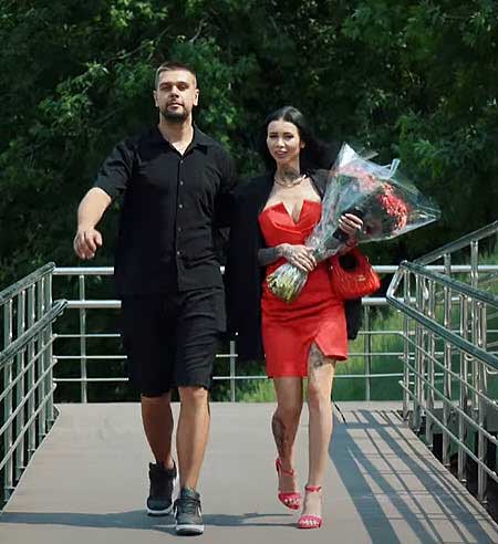 Клава Безверхова в новом клипе Димана Хулигана «Красное платье»