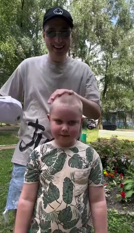 Иосиф Оганесян подстриг сына и себя под ноль