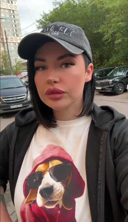 Саша Чepнo представила подписчикам своего молодого поклонника – сотрудника стриптиз клуба