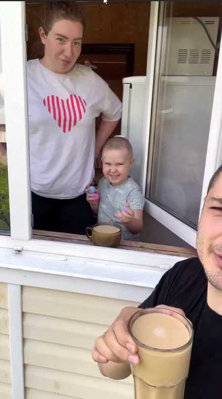 Саша Чepнo о сыне: «Я понятия не имею, что с ним делать»