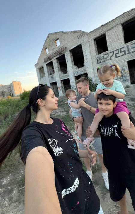 Алиана Устиненко уговорила сына Роберта встретиться с отцом лично