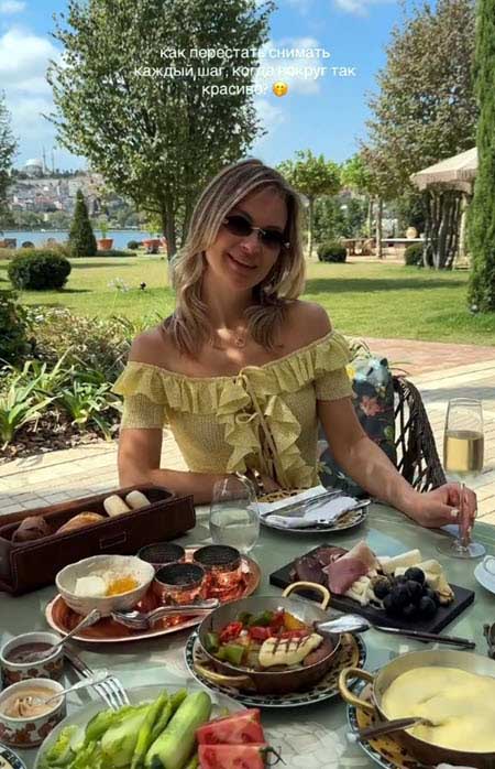 Марина Африкантова и Вика Романец отдыхают в Турции в одном отеле