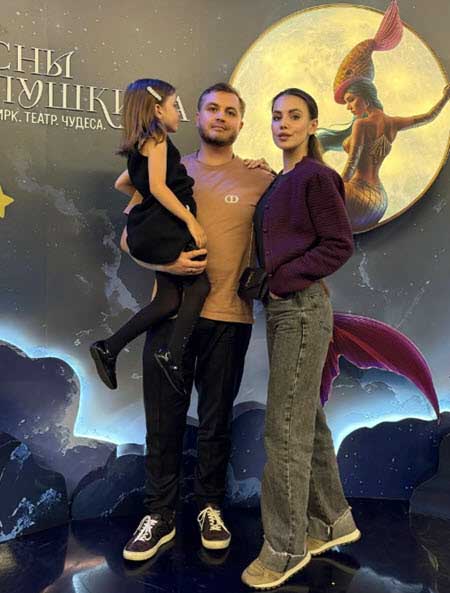 Свежие фото бывших участников проекта