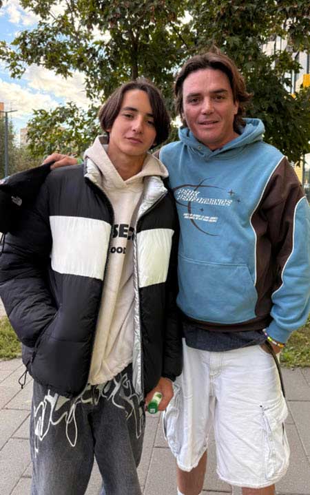 Рита Агибалова с семьей прилетела в Москву и встретилась с бывшим мужем Евгением Кузиным