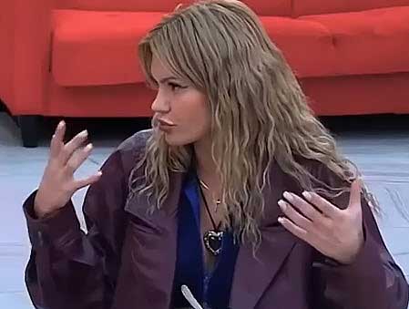 Кристина Абакумова, которая дралась с Элиной и Вероникой покинула проект