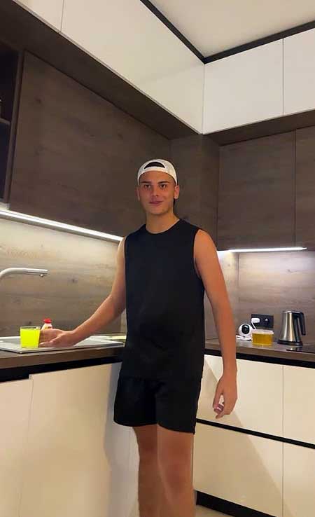 Кристина Бухынбалтэ на съемочной площадке в Сочи