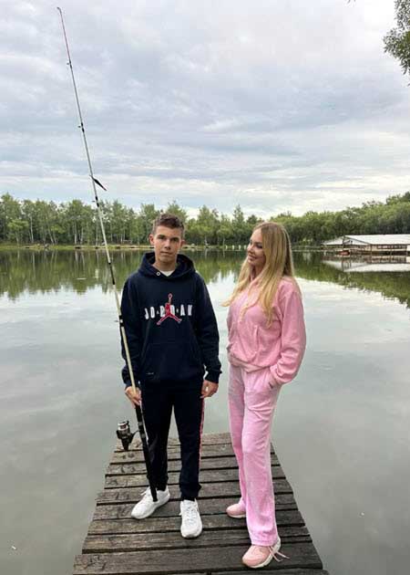 Свежие фото бывших участников проекта