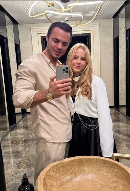 Алексей Купин поздравил маму с днем рождения