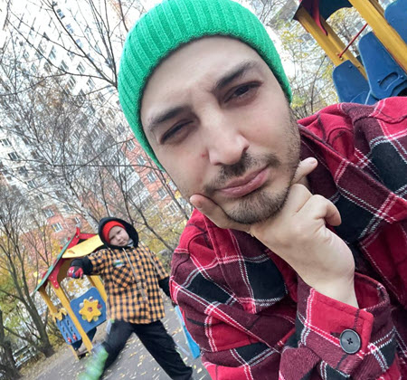 Иосиф Оганесян и Саша Чepнo объявили сбор денег на лечение сына