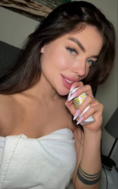 Катя Скалон приютила бездомного щенка