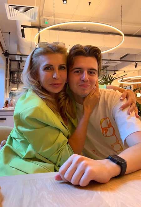 Сын подарил Ирине Александровне Агибаловой новую машину