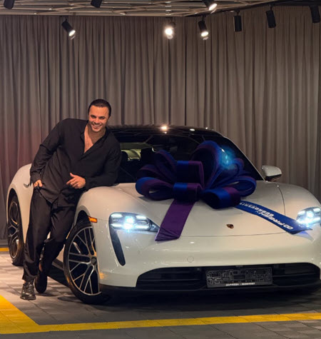 Бывший участник проекта Алексей Купин решил продавать себя любимого